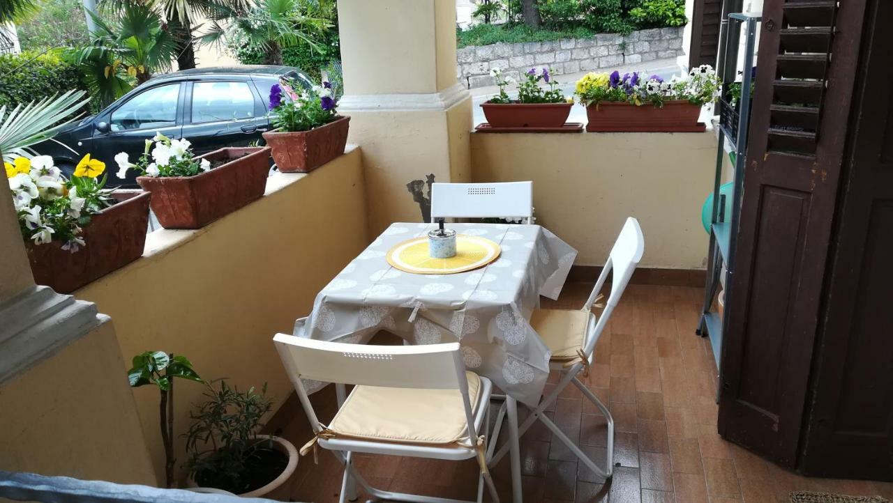 Apartment Tina Опатия Екстериор снимка